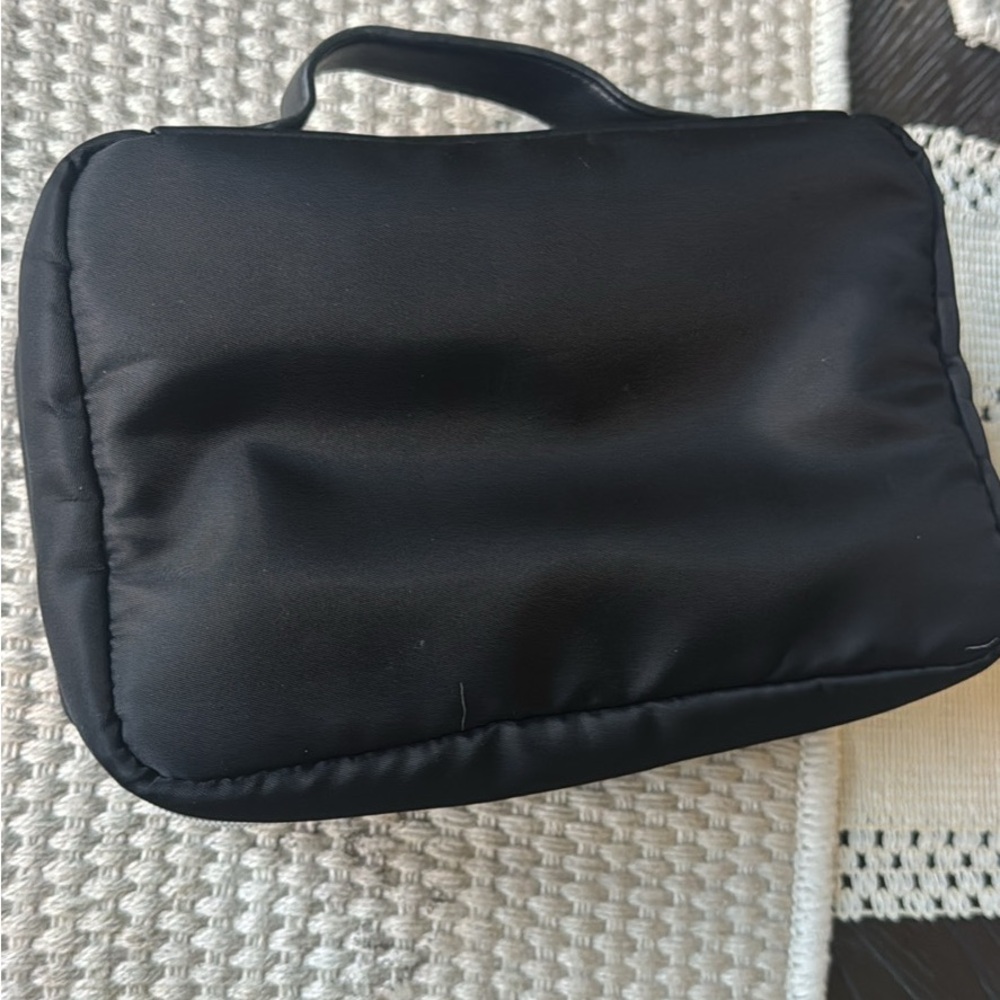 NUDESTIX hanging tolietry bag